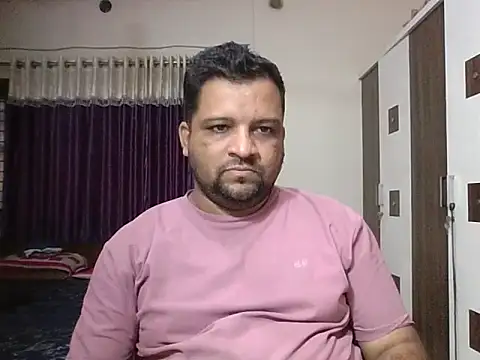 Snapshot of dhruv_love chatting on 18, 4, 2026 dhruv love online show from 18, 4, 2026