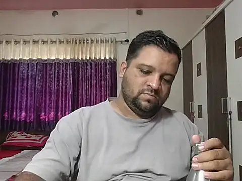 Snapshot of dhruv_love chatting on 22, 4, 2026 dhruv love online show from 22, 4, 2026