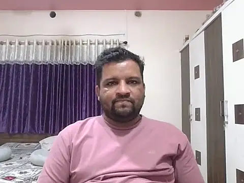 Snapshot of dhruv_love chatting on 17, 6, 2026 dhruv love online show from 17, 6, 2026