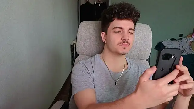 Snapshot of Remy_Miles chatting on 19, 3, 2026 Remy Miles online show from 19, 3, 2026