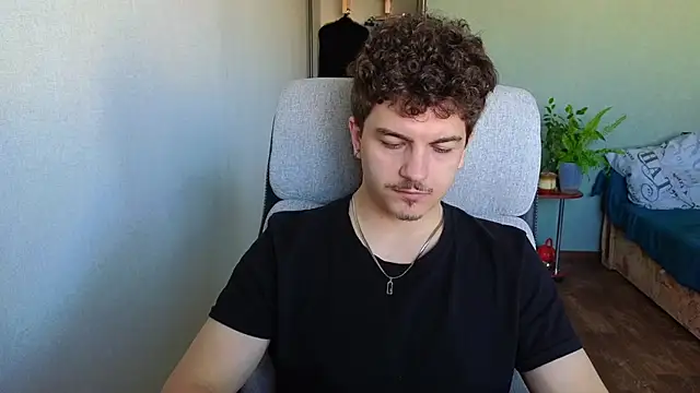 Snapshot of Remy_Miles chatting on 6, 4, 2026 Remy Miles online show from 6, 4, 2026