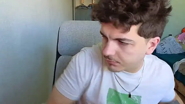 Snapshot of Remy_Miles chatting on 26, 4, 2026 Remy Miles online show from 26, 4, 2026