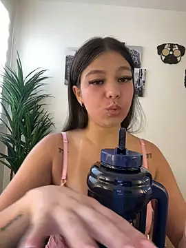 Alyshanon18 online show from 31, 10, 2025