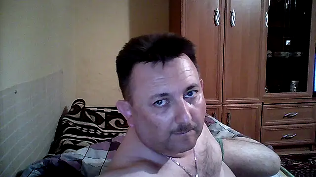 Snapshot of Novy73 chatting on 9, 6, 2026 Novy73 online show from 9, 6, 2026