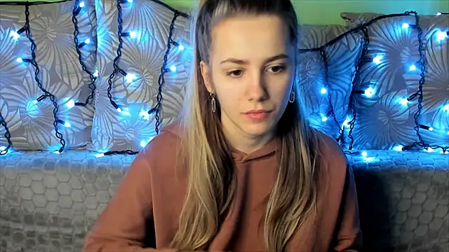 MaggieCake online show from 5, 1, 2025