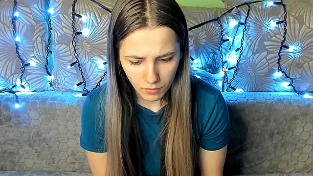 MaggieCake online show from 17, 2, 2025