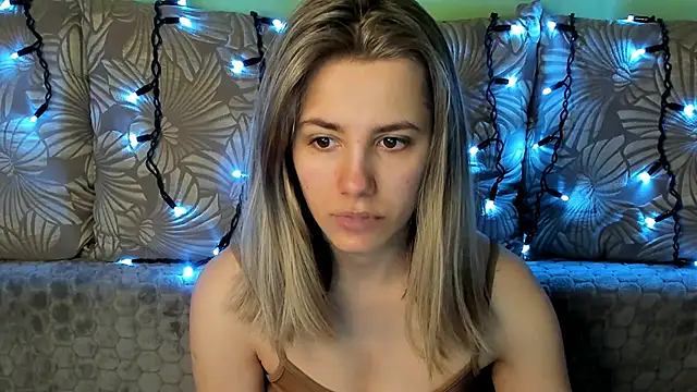 MaggieCake online show from 10, 3, 2025