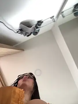 LaraHenao online show from 16, 2, 2026