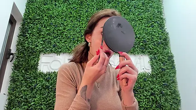 realhotfallingdevil online show from 4, 4, 2026