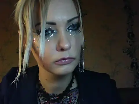 WildMissNiks online show from 9, 4, 2026