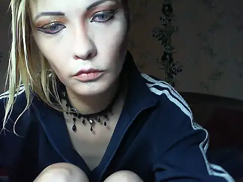 Snapshot of WildMissNiks chatting on 8, 7, 2026 WildMissNiks online show from 8, 7, 2026