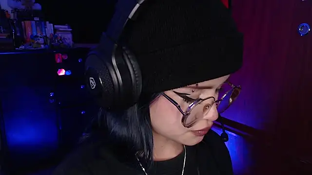 Snapshot of Raventh_ chatting on 17, 12, 2025 Raventh online show from 17, 12, 2025