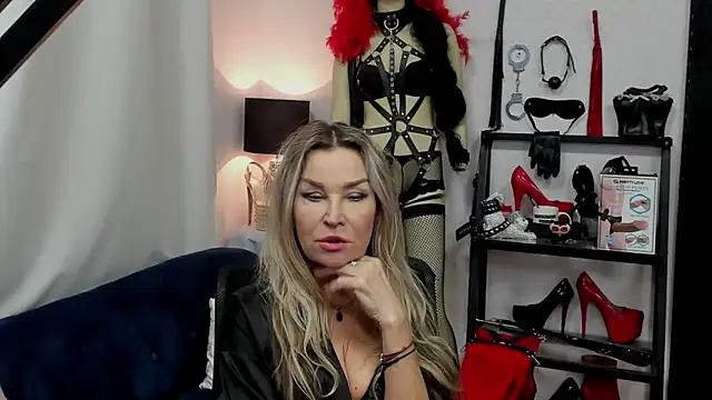 crystaLUX online show from 8, 1, 2025