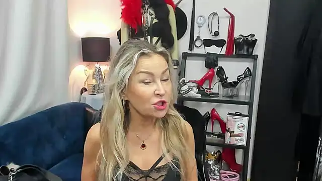 crystaLUX online show from 4, 11, 2025