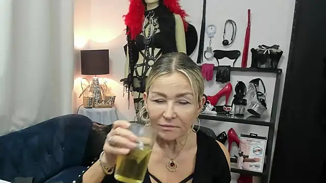 crystaLUX online show from 2, 6, 2026