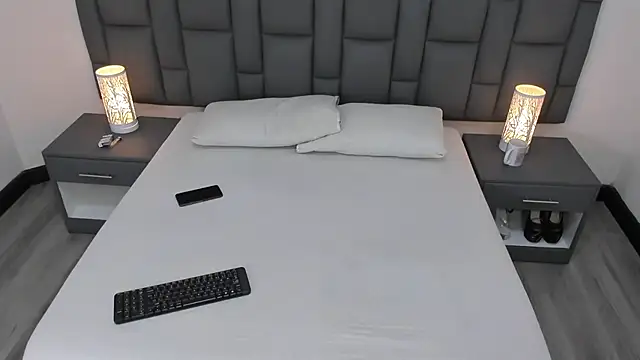 Snapshot of MiaYMolly chatting on 22, 12, 2024 MiaYMolly online show from 22, 12, 2024