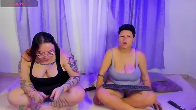 MiaYMolly online show from 13, 4, 2026