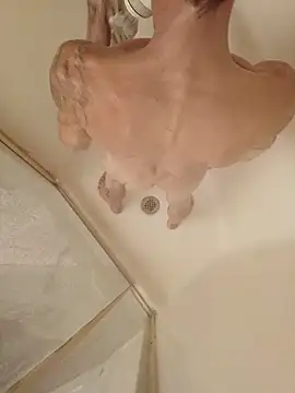 Snapshot of justinewe69 chatting on 8, 9, 2025 justinewe69 online show from 8, 9, 2025