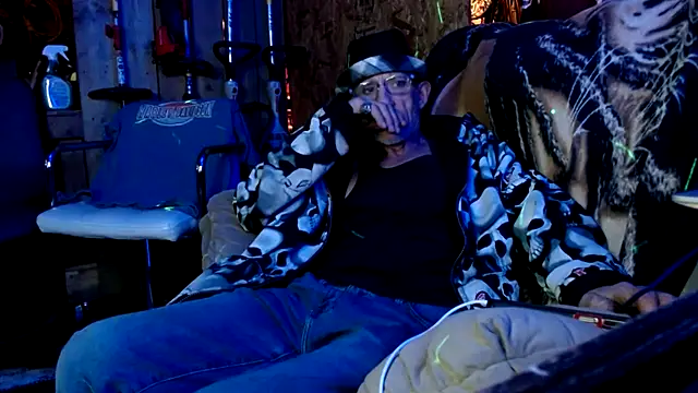 Snapshot of justinewe69 chatting on 14, 12, 2025 justinewe69 online show from 14, 12, 2025