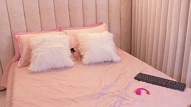 emyli sw  online show from 9, 11, 2025