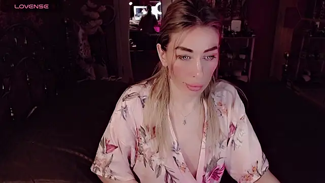 AnnieGOld  online show from 12, 4, 2026