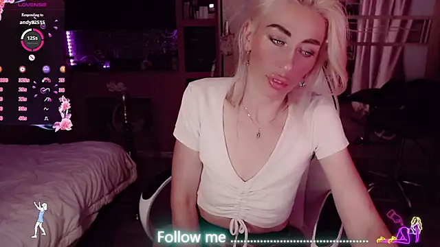 Snapshot of AnnieGOld_ chatting on 17, 7, 2026 AnnieGOld online show from 17, 7, 2026