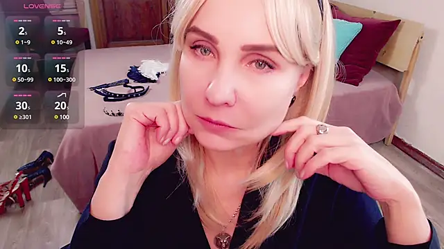 Snapshot of _unique_cam_ chatting on 12, 1, 2025 unique cam online show from 12, 1, 2025