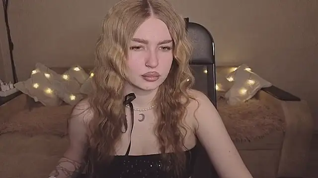 ViolettaLopez online show from 12, 2, 2026