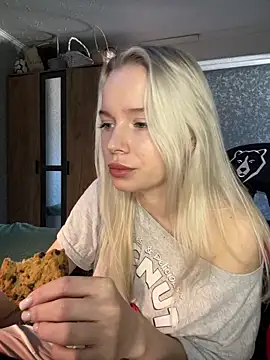 Snapshot of SIMBA_BOS chatting on 9, 4, 2026 SIMBA BOS online show from 9, 4, 2026