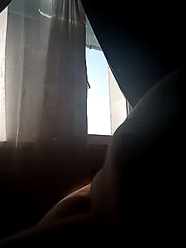 Amy August online show from 27, 2, 2025