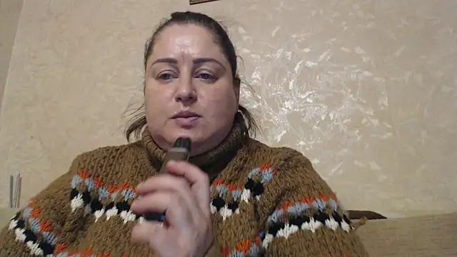 Amy August online show from 4, 12, 2025