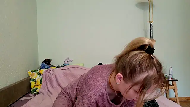 Snapshot of ModelEva chatting on 14, 4, 2026 ModelEva online show from 14, 4, 2026