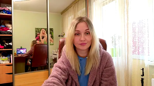 Snapshot of ModelEva chatting on 30, 4, 2026 ModelEva online show from 30, 4, 2026