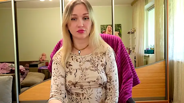 Snapshot of ModelEva chatting on 2, 5, 2026 ModelEva online show from 2, 5, 2026