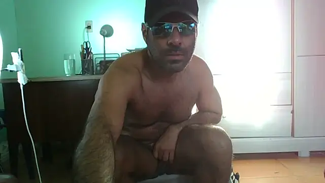 Snapshot of MILITARS chatting on 5, 6, 2026 MILITARS online show from 5, 6, 2026