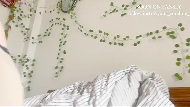 Snapshot of Hairy_Coraline chatting on 4, 11, 2025 Hairy Coraline online show from 4, 11, 2025