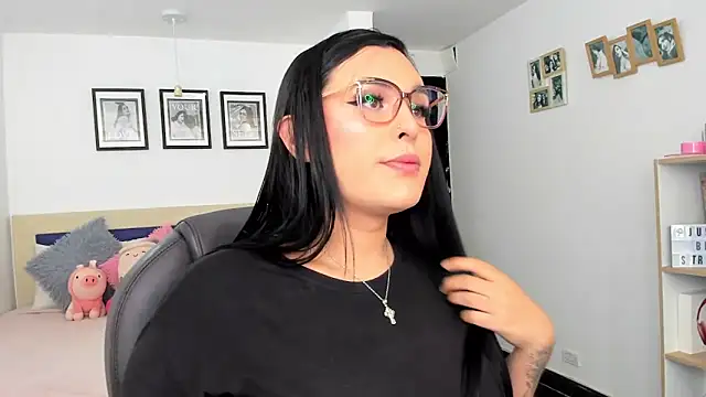 Snapshot of naty_pink chatting on 16, 4, 2026 naty pink online show from 16, 4, 2026