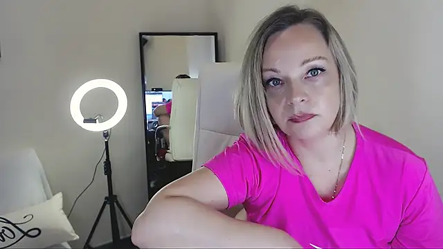 Snapshot of Tilly_Eliot chatting on 4, 2, 2025 Tilly Eliot online show from 4, 2, 2025