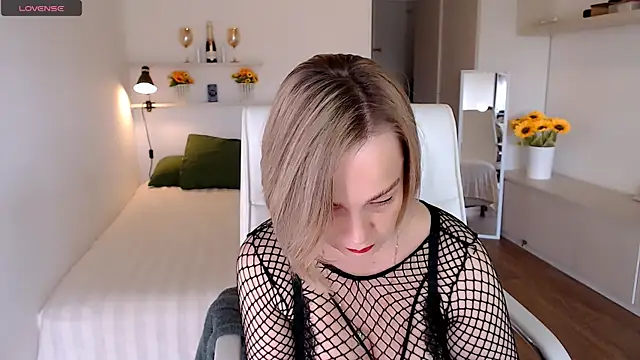 Snapshot of Tilly_Eliot chatting on 16, 9, 2025 Tilly Eliot online show from 16, 9, 2025