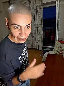 Snapshot of hotSANDRA_STARR chatting on 8, 10, 2025 hotSANDRA STARR online show from 8, 10, 2025