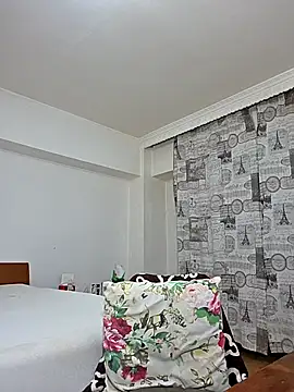 Snapshot of hotSANDRA_STARR chatting on 9, 10, 2025 hotSANDRA STARR online show from 9, 10, 2025