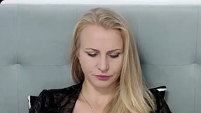 Snapshot of K__Adrienne chatting on 18, 9, 2025 K  Adrienne online show from 18, 9, 2025