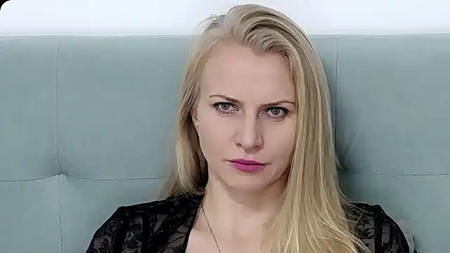 K  Adrienne online show from 8, 11, 2025