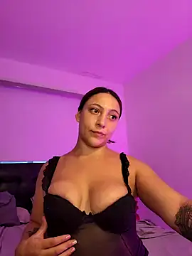 VickyHoult online show from 6, 2, 2025