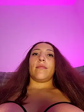 VickyHoult online show from 4, 3, 2025