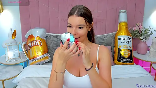 MiaMuse online show from 23, 9, 2025