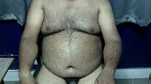 Snapshot of hairysubcub_70 chatting on 17, 5, 2026 hairysubcub 70 online show from 17, 5, 2026