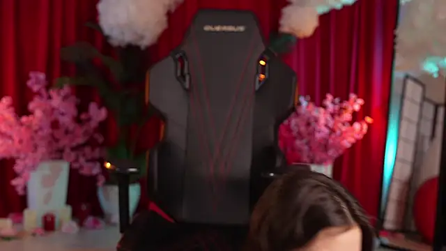 KittyCaitlin online show from 1, 3, 2025