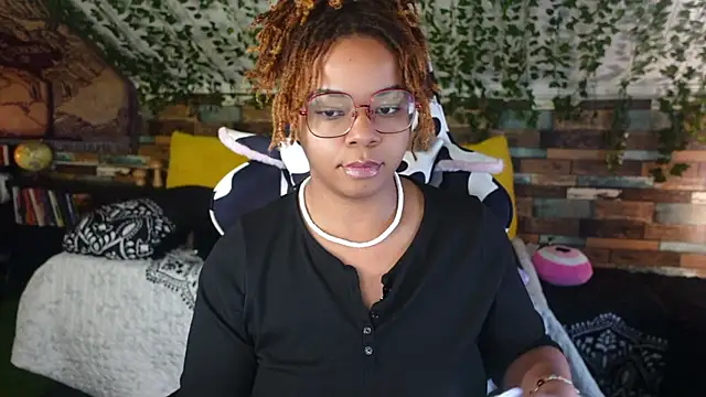 Snapshot of -khayaparker chatting on 8, 9, 2025 -khayaparker online show from 8, 9, 2025