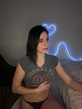 Snapshot of OIivia chatting on 4, 1, 2025 OIivia online show from 4, 1, 2025